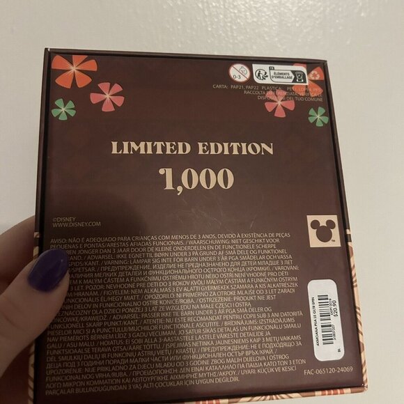 Loungefly Disney Moana and Pua Floral Glitter Limited Edition 1000 Pin NWT - Picture 10 of 11